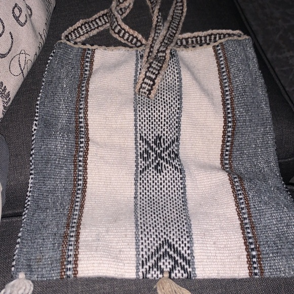 Simple crossbody Satchel - Picture 2 of 3